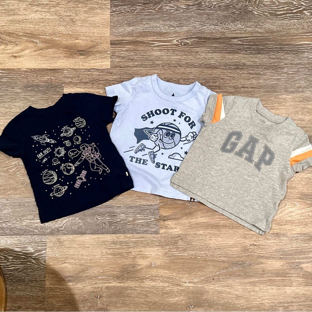 EUC GAP Short Sleeve T-Shirts - 12-18 Months